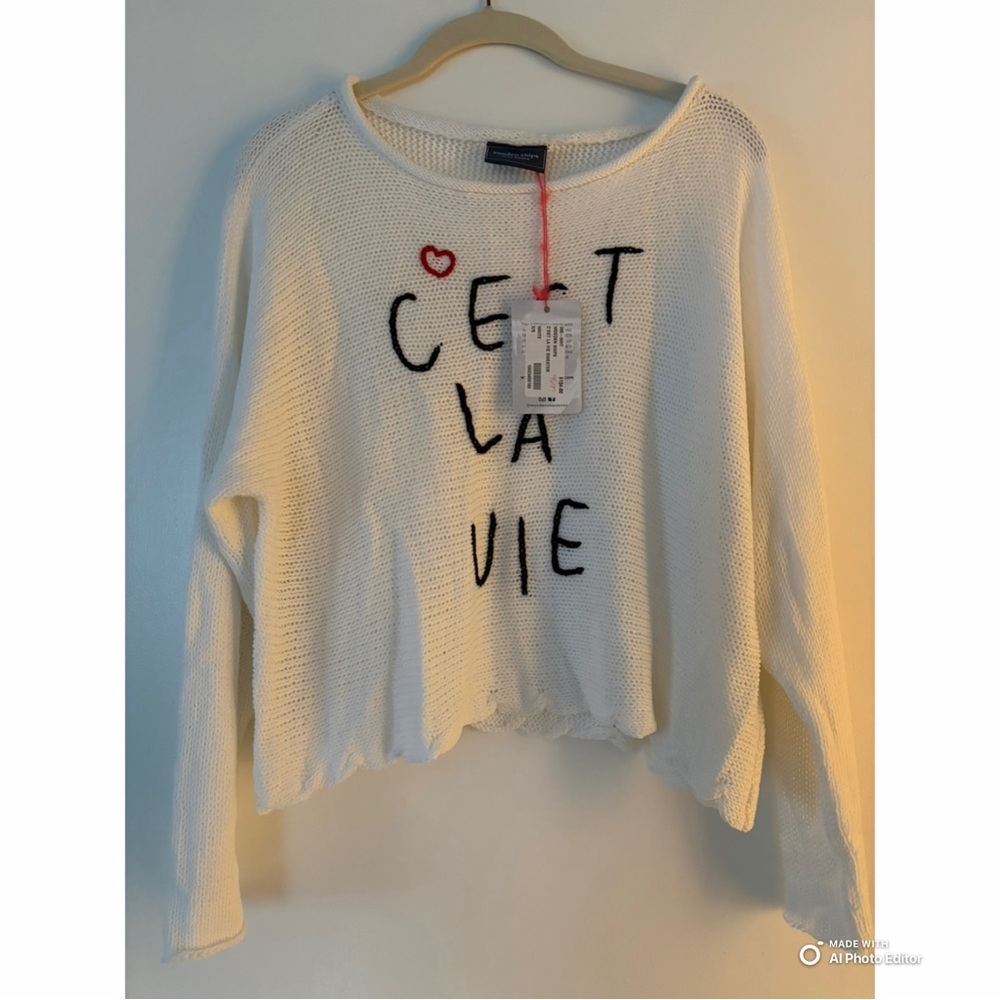 BNWT- Wooden Ships - Cest La Vie